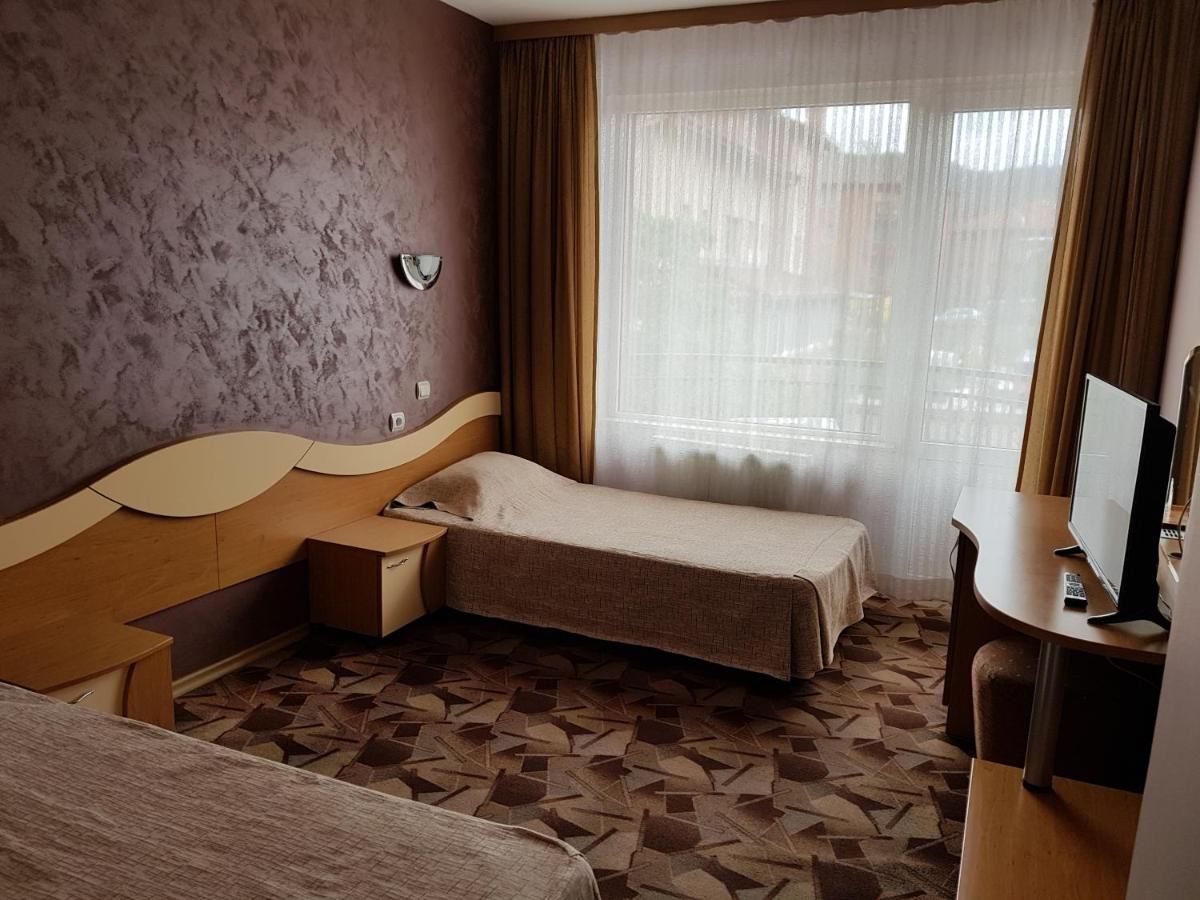 Отель Hotel Diamant Доспат